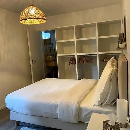 Charming Flat With Easy Access To Paris