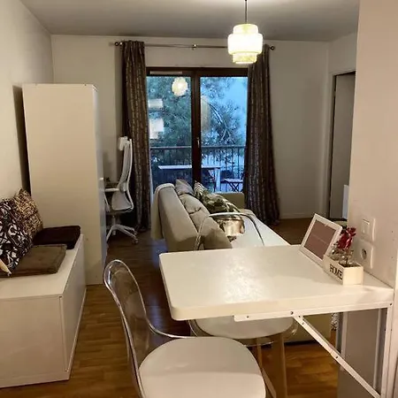 Charming Flat With Easy Access To Paris * Valenton
